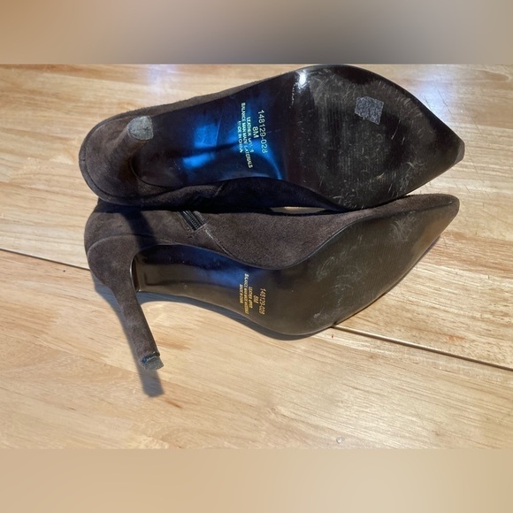 Colin Stuart heeled brown boot size 8 M with approximately a 3 inch heel.EUC - Picture 4 of 4